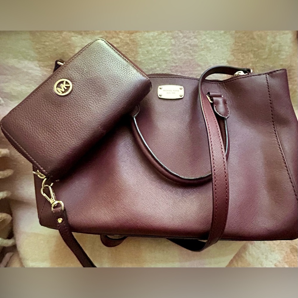 * Michael Michael Kors Convertible Bag & Wristlet Cardholder Burgundy Wine *